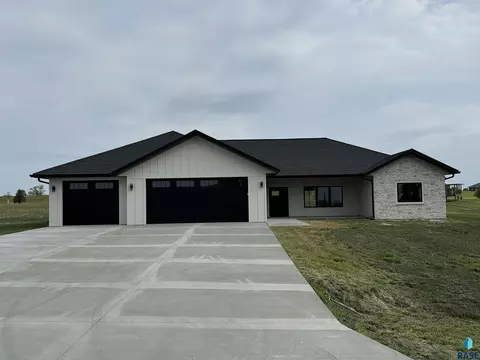 Exterior - 106 Caleb Ct, Parker, SD 57053 photo 7 of 7