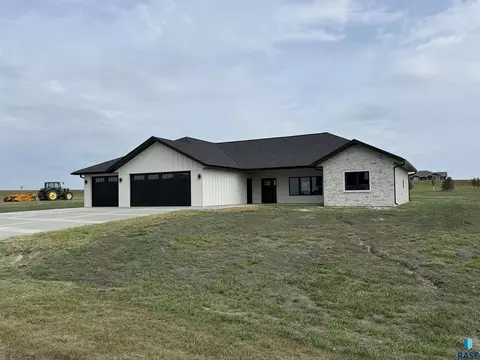 Exterior - 106 Caleb Ct, Parker, SD 57053 photo 2 of 7