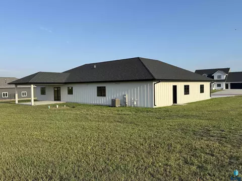Exterior - 106 Caleb Ct, Parker, SD 57053 photo 3 of 7