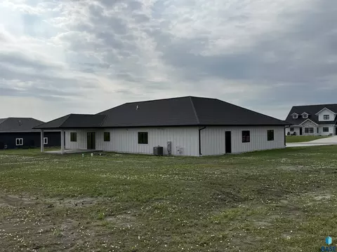 Exterior - 106 Caleb Ct, Parker, SD 57053 photo 5 of 7