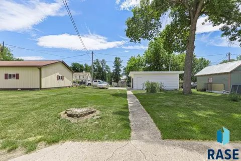 Exterior - 213 E 2nd St, Jasper, MN 56144 photo 5 of 6