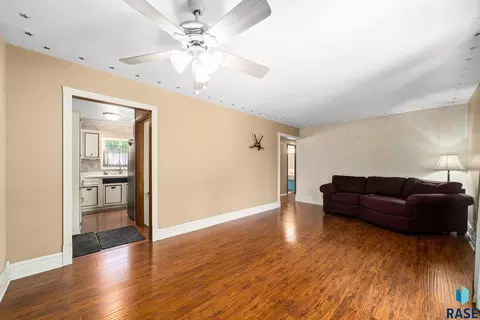 Living - 833 E Pam Rd, Sioux Falls, SD 57105 photo 1 of 3