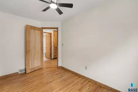 1800 E 13th St, Sioux Falls, SD 57103 photo 14