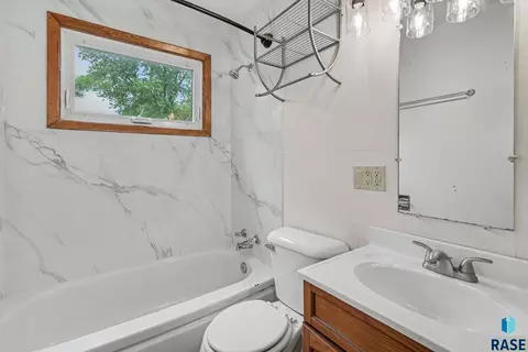 1800 E 13th St, Sioux Falls, SD 57103 photo 17