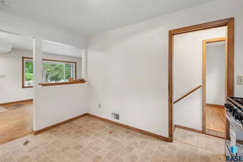 1800 E 13th St, Sioux Falls, SD 57103 photo 9