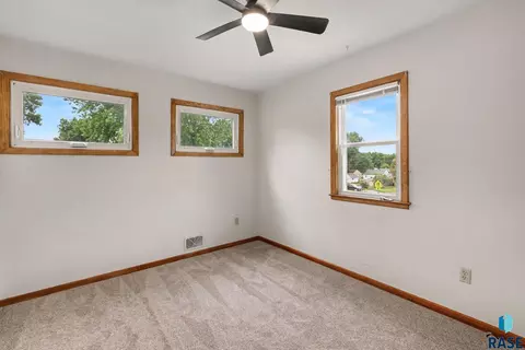 1800 E 13th St, Sioux Falls, SD 57103 photo 12