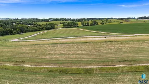 2 Arthur Ln, Renner, SD 57055 photo 4