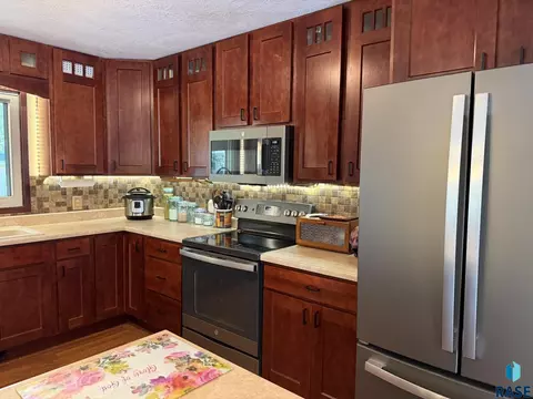 Kitchen - 202 W 3rd St, Marion, SD 57043 photo 7 of 12