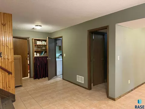 Entry Way - 202 W 3rd St, Marion, SD 57043 photo 7 of 7