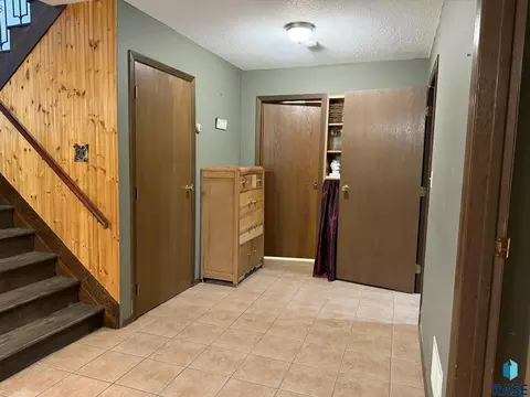 Entry Way - 202 W 3rd St, Marion, SD 57043 photo 5 of 7
