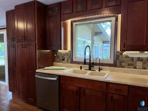 Kitchen - 202 W 3rd St, Marion, SD 57043 photo 10 of 12