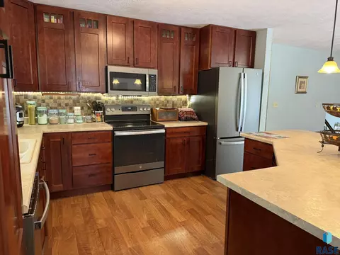 Kitchen - 202 W 3rd St, Marion, SD 57043 photo 8 of 12
