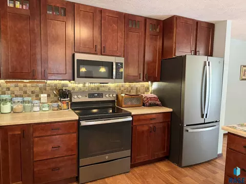 Kitchen - 202 W 3rd St, Marion, SD 57043 photo 11 of 12
