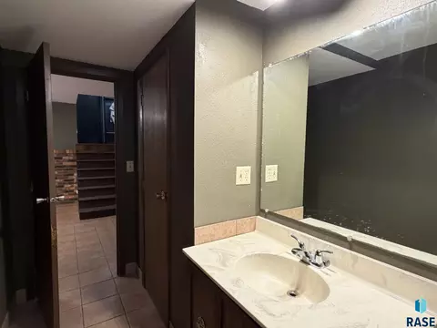 Bath - 202 W 3rd St, Marion, SD 57043 photo 5 of 5