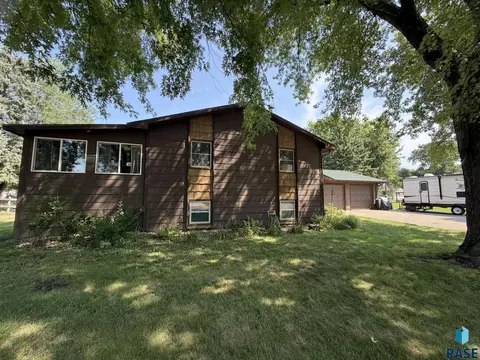 Exterior - 202 W 3rd St, Marion, SD 57043 photo 1 of 11