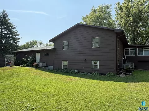 Exterior - 202 W 3rd St, Marion, SD 57043 photo 3 of 11