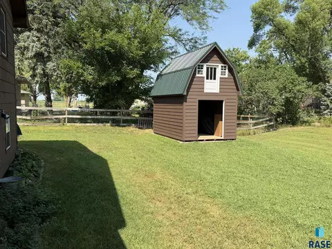 Exterior - 202 W 3rd St, Marion, SD 57043 photo 5 of 11