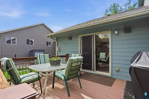 Exterior - 4904 E Tiger Lilly St, Sioux Falls, SD 57110 photo 3 of 9