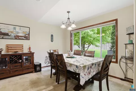 Dining - 4904 E Tiger Lilly St, Sioux Falls, SD 57110 photo 2 of 2