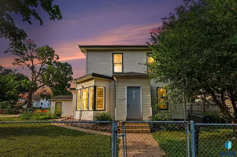 Exterior - 1313 E 6th St, Sioux Falls, SD 57103 photo 5 of 5