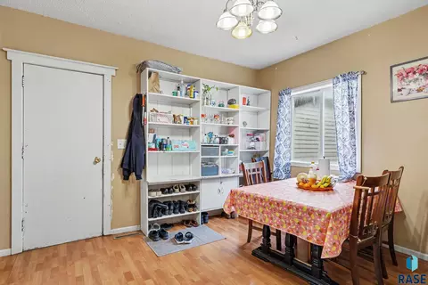 Dining - 1313 E 6th St, Sioux Falls, SD 57103 photo 2 of 2