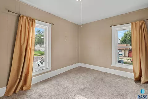 Bedroom - 1313 E 6th St, Sioux Falls, SD 57103 photo 3 of 6