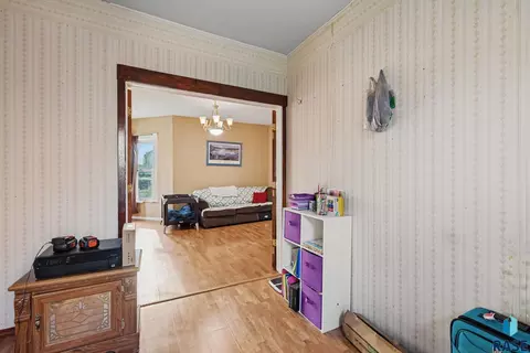 Entry Way - 1313 E 6th St, Sioux Falls, SD 57103 photo 1 of 1