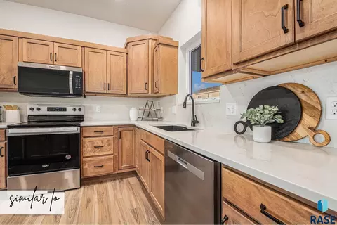 Kitchen - 8012 E Marana St, Sioux Falls, SD 57110 photo 2 of 2
