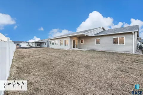 Exterior - 8014 E Marana St, Sioux Falls, SD 57110 photo 1 of 2