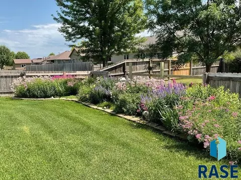 Exterior - S Kinderhook Ave, Sioux Falls, SD 57106 photo 6 of 6