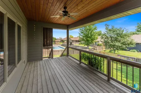 Exterior - S Kinderhook Ave, Sioux Falls, SD 57106 photo 2 of 6