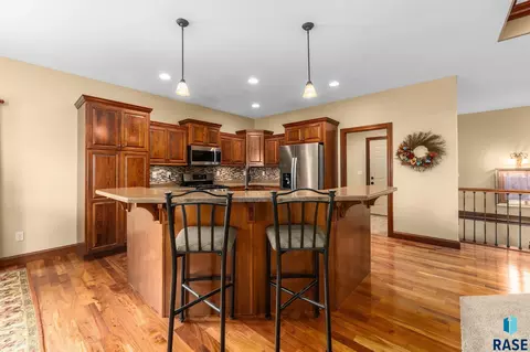 Kitchen - S Kinderhook Ave, Sioux Falls, SD 57106 photo 1 of 5