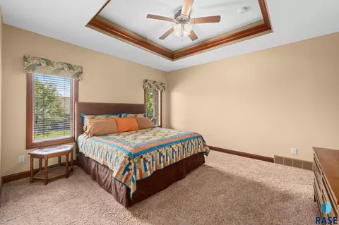 Bedroom - S Kinderhook Ave, Sioux Falls, SD 57106 photo 1 of 5