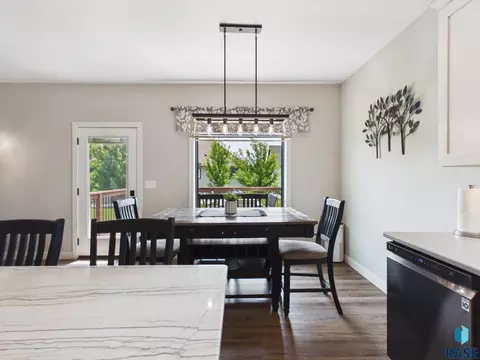 Dining - E Shadow Creek Ln, Sioux Falls, SD 57108 photo 1 of 5