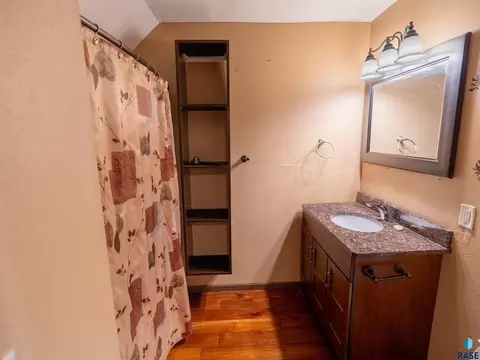 Bath - W 10th St, Sioux Falls, SD 57104 photo 2 of 2