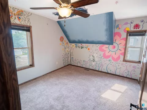 Bedroom - W 10th St, Sioux Falls, SD 57104 photo 5 of 10
