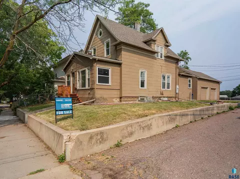 W 10th St, Sioux Falls, SD 57104