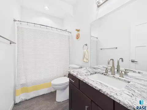 Bath - 6909 S Shadow Cir, Sioux Falls, SD 57108 photo 2 of 3