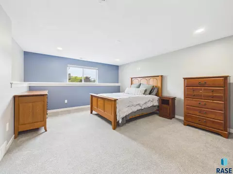 Bedroom - 6909 S Shadow Cir, Sioux Falls, SD 57108 photo 4 of 5