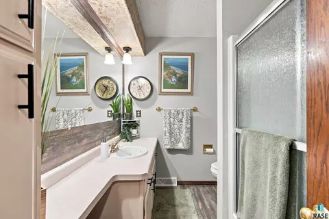 Bath - 807 Elder St, Canton, SD 57013 photo 1 of 4