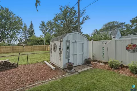 Exterior - 807 Elder St, Canton, SD 57013 photo 7 of 13