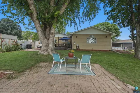 Exterior - 807 Elder St, Canton, SD 57013 photo 8 of 13