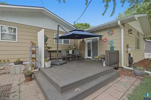 Exterior - 807 Elder St, Canton, SD 57013 photo 12 of 13