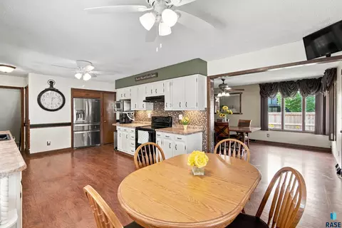Kitchen - 807 Elder St, Canton, SD 57013 photo 2 of 5