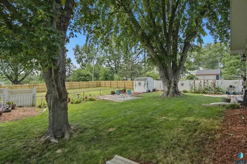 Exterior - 807 Elder St, Canton, SD 57013 photo 11 of 13
