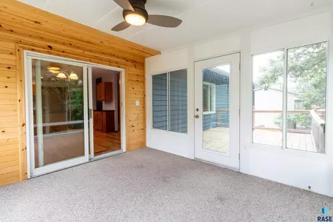 Exterior - 4209 E Shenandoah Trl, Sioux Falls, SD 57103 photo 11 of 19