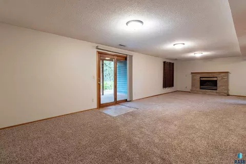 Living - 4209 E Shenandoah Trl, Sioux Falls, SD 57103 photo 7 of 8