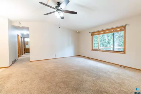 Living - 4209 E Shenandoah Trl, Sioux Falls, SD 57103 photo 6 of 8