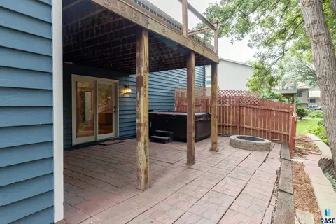 Exterior - 4209 E Shenandoah Trl, Sioux Falls, SD 57103 photo 12 of 19