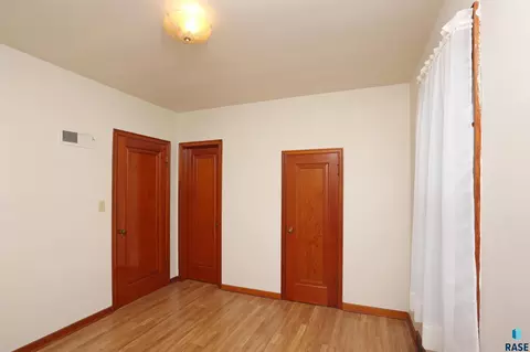 Bedroom - S Cedar St, Lennox, SD 57039 photo 2 of 2